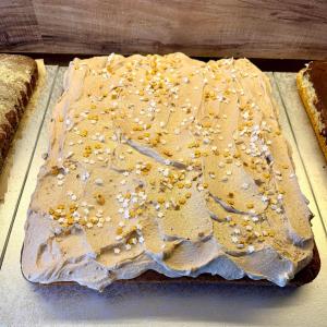 Kuchenspenden gesucht 😇
F&uuml;r unseren Weihnachtsmarkt am 23.11.25 in der Sport- und Festhalle in Dorn-Assenheim w&uuml;rden wir gerne Kuchen und Pl&auml;tzchen von Euch, lieben Menschen, erbetteln. 😊 

Die s&uuml;&szlig;en (gerne pflanzlichen) K&ouml;stlichkeiten k&ouml;nnen am 22.11.25 im Tierheim von 14.00 Uhr bis 17.00 Uhr abgeben werden oder direkt am 23.11.25 ab 10.00 Uhr in der besagten Halle, Ligusterweg 29, 61203 Reichelsheim - OT Dorn-Assenheim.

Bitte meldet Euch bei uns via Messenger oder per E-Mail th-elisabethenhof@bmt-tierschutz.de, womit Ihr uns unterst&uuml;tzen m&ouml;gt. Wir freuen uns und bedanken uns vorab herzlich.

#kuchen #kuchenspenden #torten #torte #k&ouml;stlichkeiten #kuchenbacken #kuchenliebe #pl&auml;tzchen #pl&auml;tzchenbacken🍪 #backebackekuchen #spenden #hobbyb&auml;cker #wirbrauchenunterst&uuml;tzung #spendenaufruf #f&uuml;rdengutenzweck #tierheimelisabethenhof #bmthessen #weihnachtsmarkt #tierschutz #tierschutzverein #reichelsheimwetterau #dornassenheim #bundgegenmissbrauchdertiere