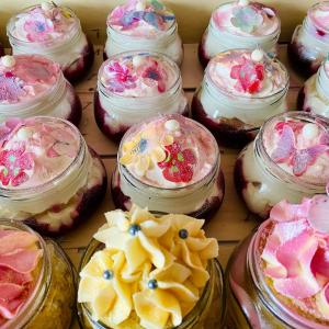 F&uuml;r unseren Ostermarkt am kommenden Sonntag, den 22.03.26, k&ouml;nnten wir noch (gerne pflanzliche) Kuchenspenden brauchen. 😊

Ihr lieben Hobbyb&auml;ckerinnen und -b&auml;cker macht unsere M&auml;rkte und Feste zu Vetanstaltungen, bei denen es unseren G&auml;sten an nichts fehlt. Auch dieses Mal w&auml;ren wir Euch so dankbar, wenn Ihr uns beim Gelingen dieses Tages unterst&uuml;tzen w&uuml;rdet. 🫶🏼

Gerne k&ouml;nnt Ihr Kuchen, Torten und Co am 21.03.26 in der &Ouml;ffnungszeit (14.00 bis 17.00 Uhr) im Tierheim abgeben. 

F&uuml;r andere Zeiten oder Abgabe in der Halle, bitte via Messenger, Telefon 0603596110 oder th-elisabethenhof@bmt-tierschutz.de melden. Auf diesem Wege k&ouml;nnt Ihr bitte auch Eure Kuchen bei den Kollegen aus dem B&uuml;ro anmelden.

#kuchenspende #kuchen #torten #ostermarkt #tierheimelisabethenhof